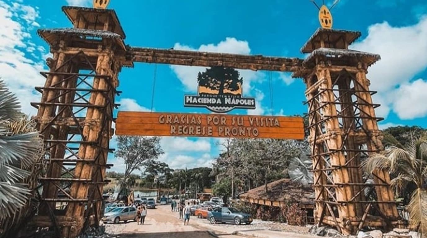 Entrada del Parque Temático Hacienda Nápoles