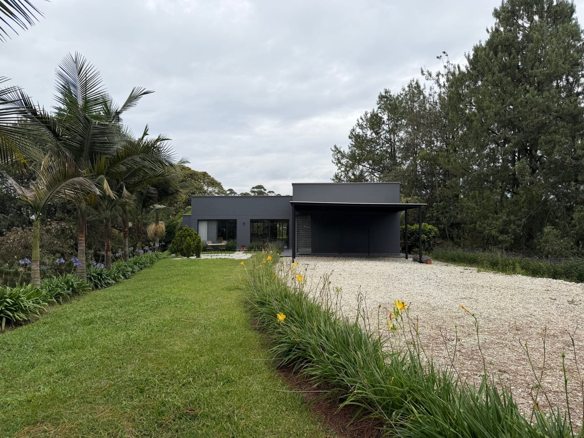 Paisaje sereno de GRA Inmobiliaria